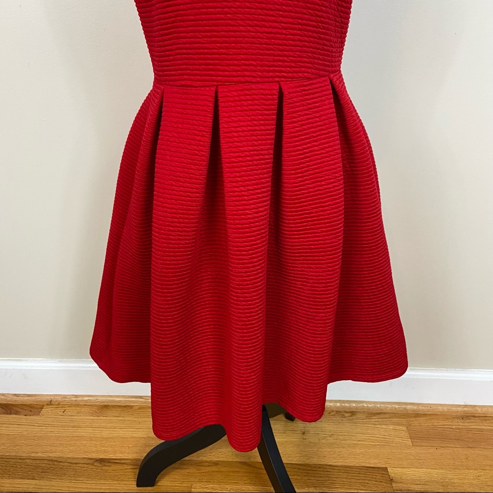 4/$25 Topshop red fit and flare sleeveless dress - Picture 3 of 11